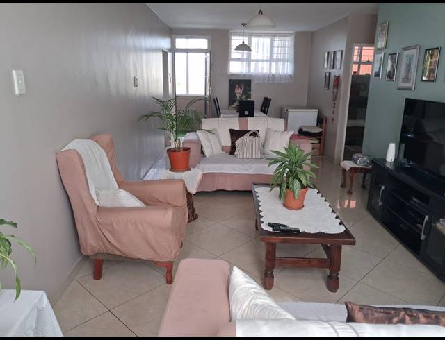 2 BEDROOM APARTMENT FOR SALE IN BLUFF